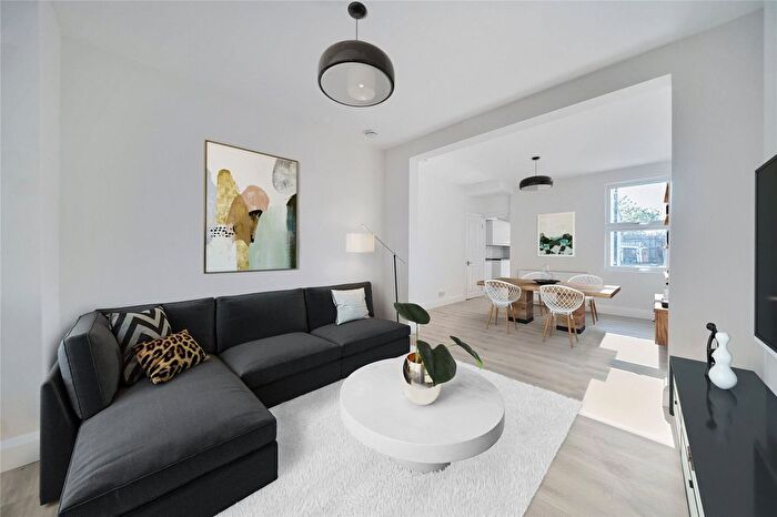 4 Bedroom End Terrace House For Sale In Salisbury Road, Bromley, BR2