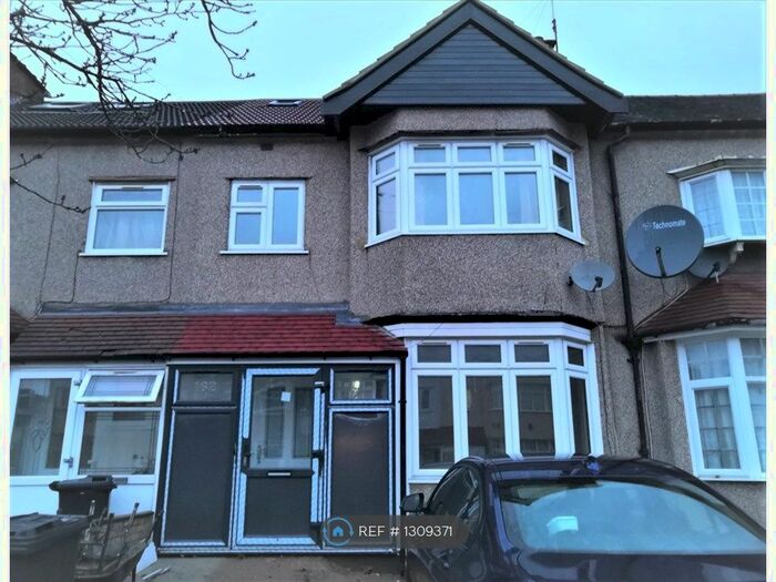 6 Bedroom Terraced House To Rent In Gantshill Crescent, Redbridge IG2