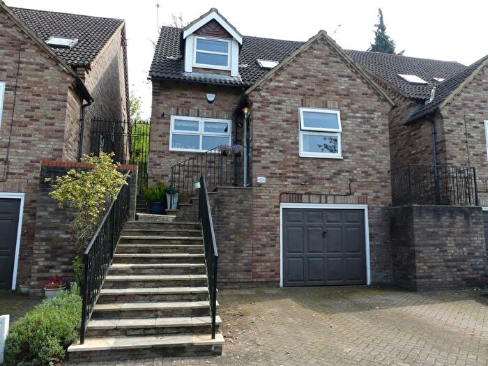 3 Bedroom Detached House For Sale In Old Watford Road, Bricket Wood, St. Albans, AL2