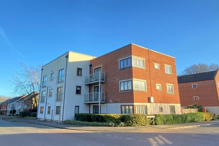 2 Bedroom Apartment To Rent In Limes Park, Basingstoke, RG24