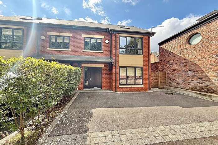 4 Bedroom House For Sale In Moseley Road, Fallowfield, M14