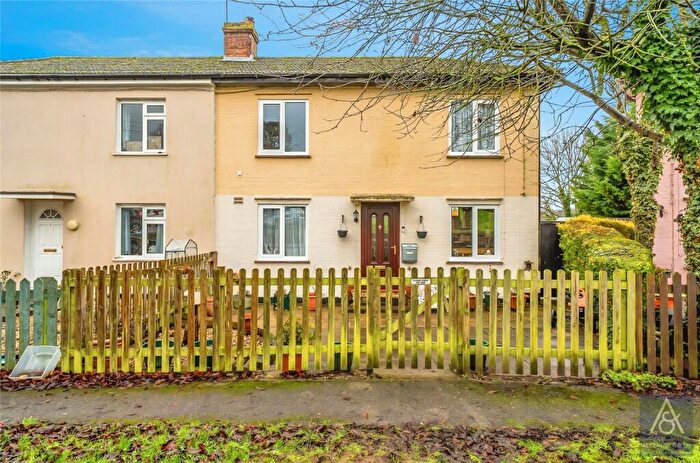 3 Bedroom Semi Detached House For Sale In Addington Road, Buckingham, Buckinghamshire, MK18