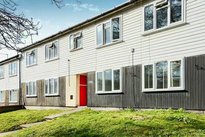 2 Bedroom Flat To Rent In Downside, Hemel Hempstead, Hertfordshire HP2