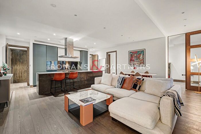 3 Bedroom Flat To Rent In Hanway Garden, Fitzrovia, W1T