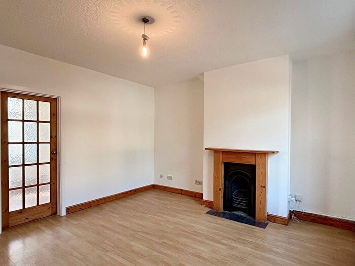 3 Bedroom Semi-Detached House To Rent In Mount Pleasant, Gowerton, SA4