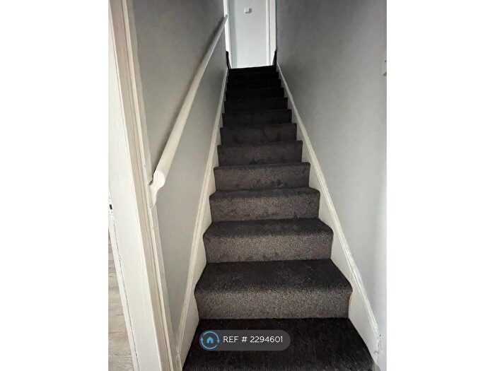 4 Bedroom Terraced House To Rent In Southfield Mount, Armley, Leeds, LS12