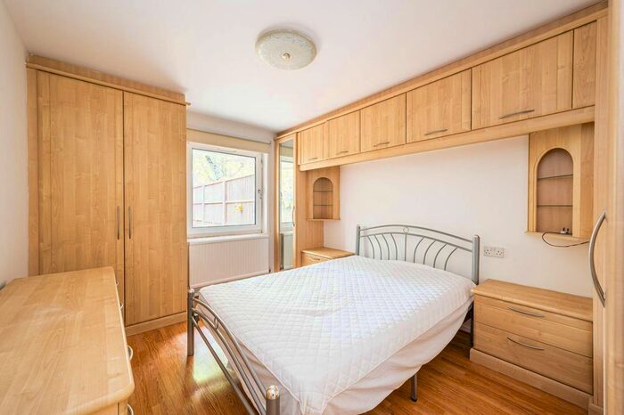 1 Bedroom Flat To Rent In Cowdenbeath Path, King's Cross, London, N1