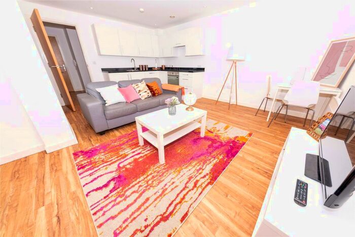 2 Bedroom Flat To Rent In The Exchange, Elmira Way, Salford Quays, Greater Manchester, M5