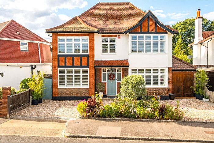 4 Bedroom Detached House For Sale In Surbiton, KT5