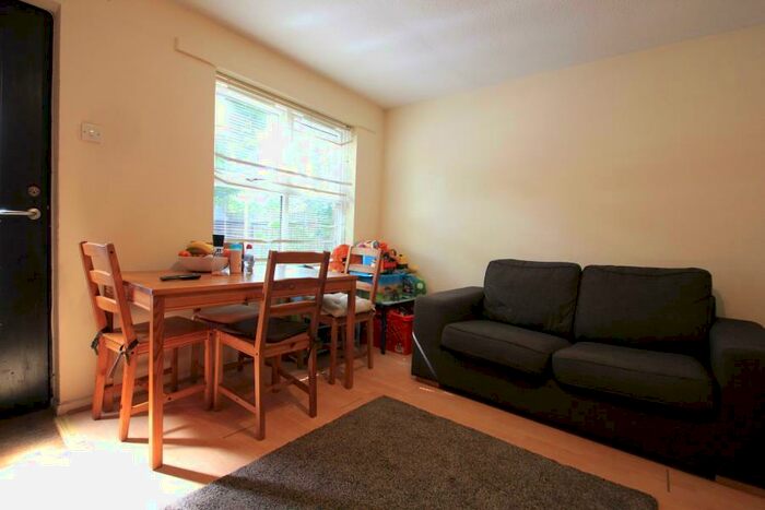 1 Bedroom Maisonette To Rent In Goldsworth Park, GU21