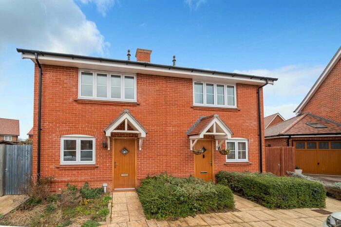 2 Bedroom Semi-Detached House To Rent In Soames Place, Wokingham, RG40