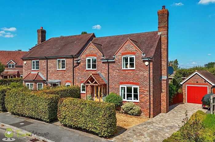 3 Bedroom Semi Detached House For Sale In Hollycroft, Ashford Hill, Thatcham, Berkshire, RG19