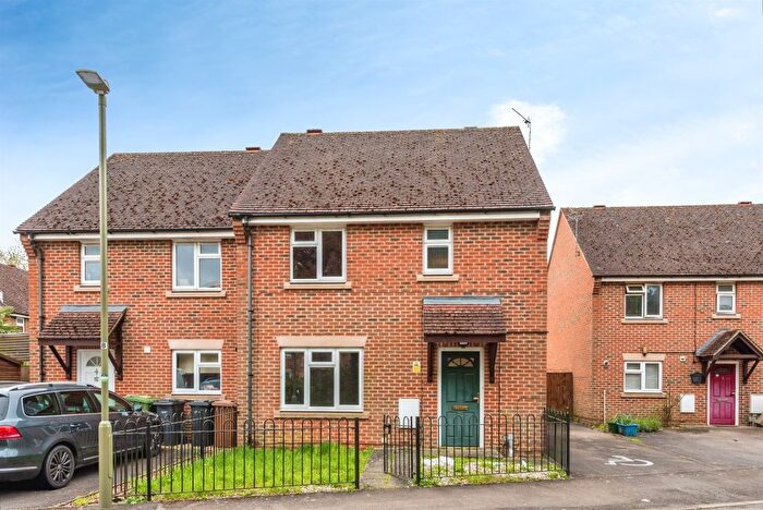 3 Bedroom Semi Detached House For Sale In Tower Close, Abingdon, OX14