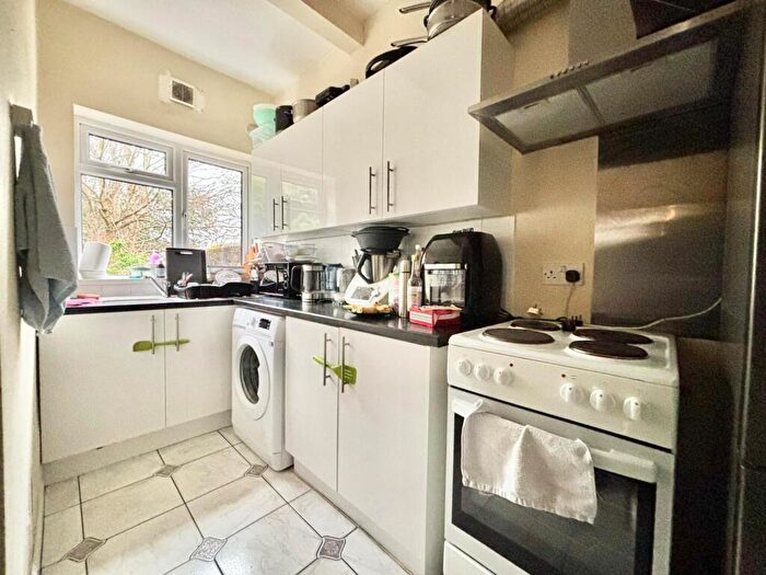 2 Bedroom Apartment To Rent In Tremona Road, Southampton, SO16