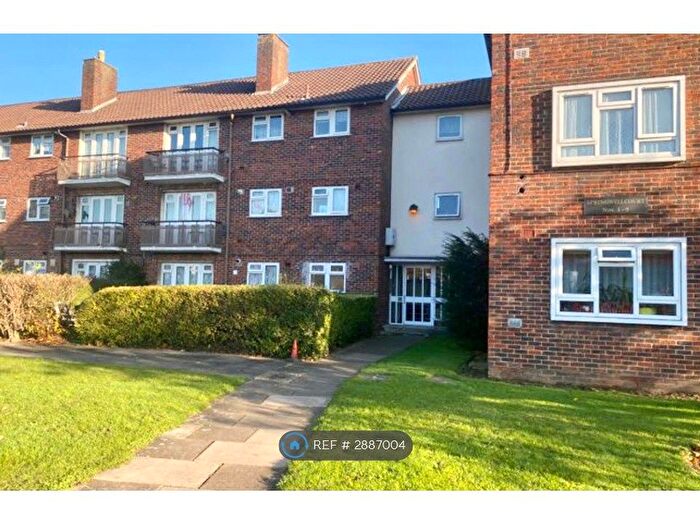 3 Bedroom Flat To Rent In Springwell Court, Hounslow, TW4