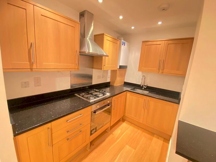 1 Bedroom Flat To Rent In South Lambeth Road, London, SW8
