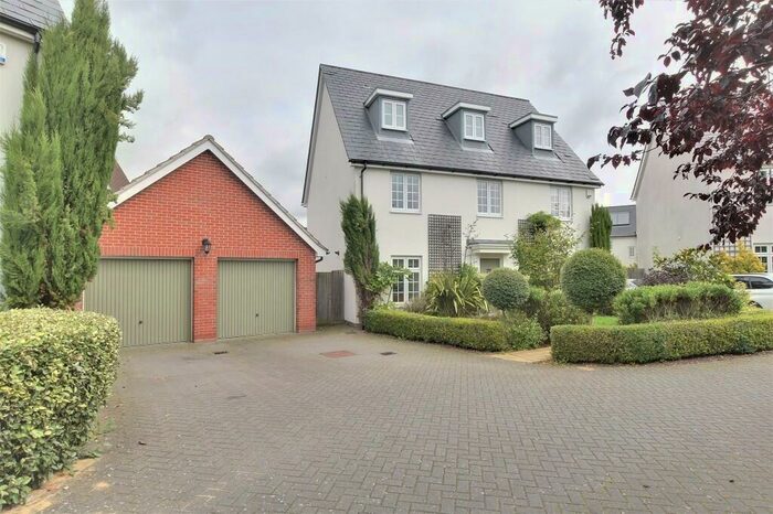 5 Bedroom Detached House To Rent In Burgattes Road, Priors Green, CM6