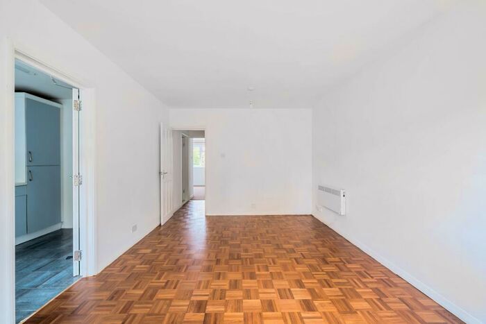 2 Bedroom Flat To Rent In Burnt Ash Hill Lee, SE12