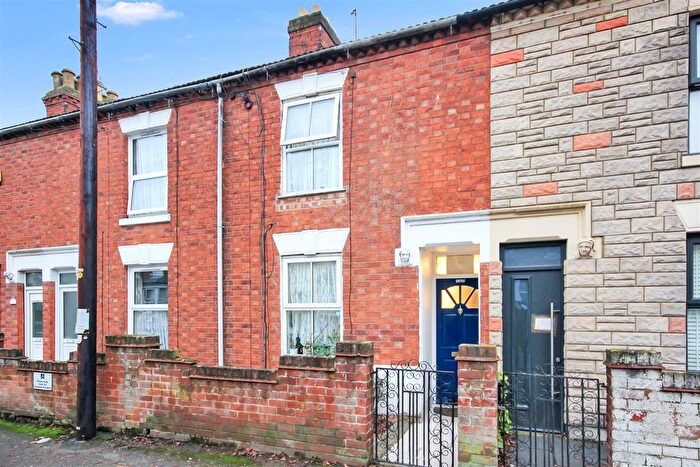 3 Bedroom Terraced House For Sale In Great Park Street, Wellingborough, NN8