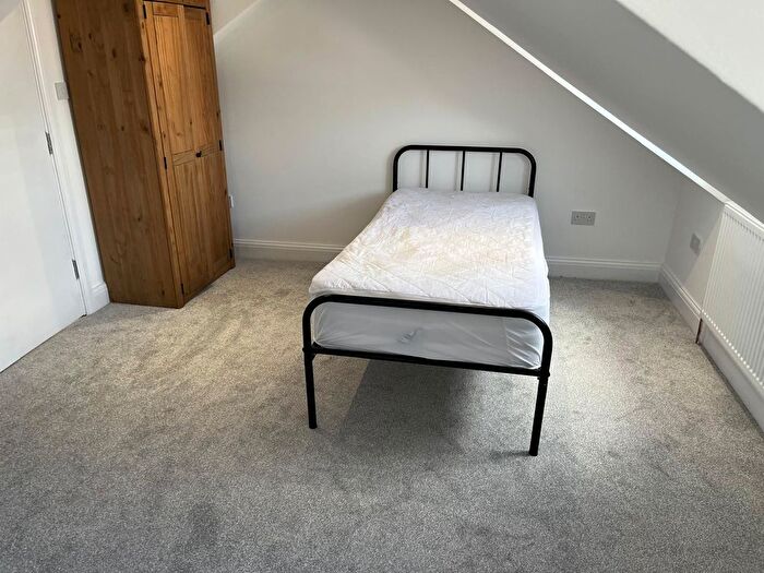Studio To Rent In Mawney Road, Romford, Essex, RM7