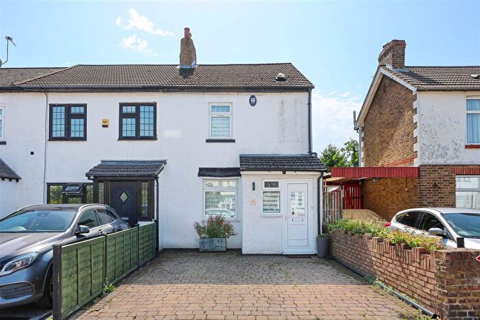 3 Bedroom End Of Terrace House For Sale In Newtown Road, Denham, UB9