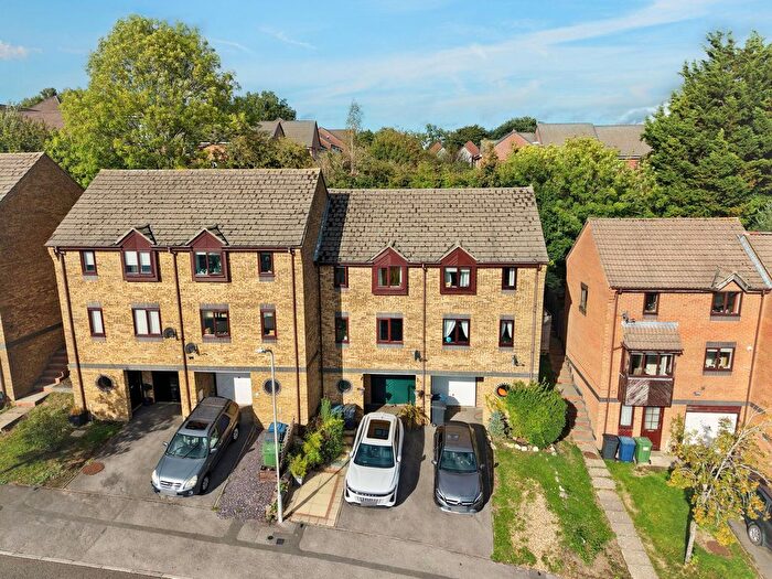 3 Bedroom Terraced House For Sale In Garratts Way, High Wycombe, HP13