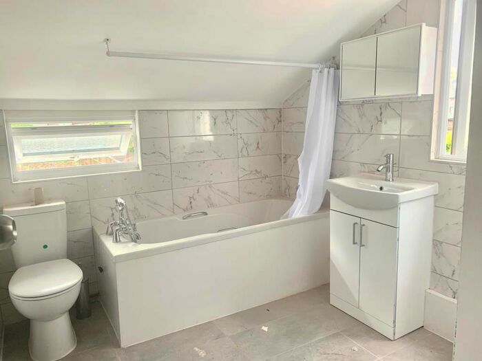 2 Bedroom Terraced House To Rent In Beecham Road, Reading, RG30