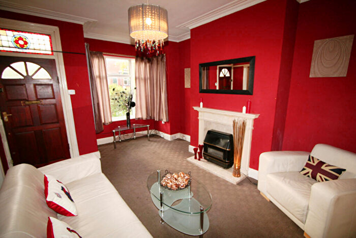 2 Bedroom House To Rent In St Anns Avenue, Leeds, LS4