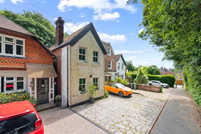 3 Bedroom End Of Terrace House For Sale In The Avenue, Grayshott, Hindhead, Hampshire, GU26