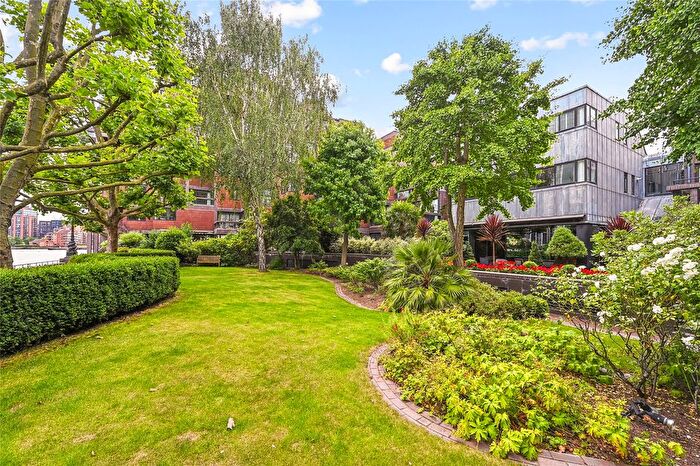 2 Bedroom Maisonette For Sale In Grosvenor Road, London, SW1V