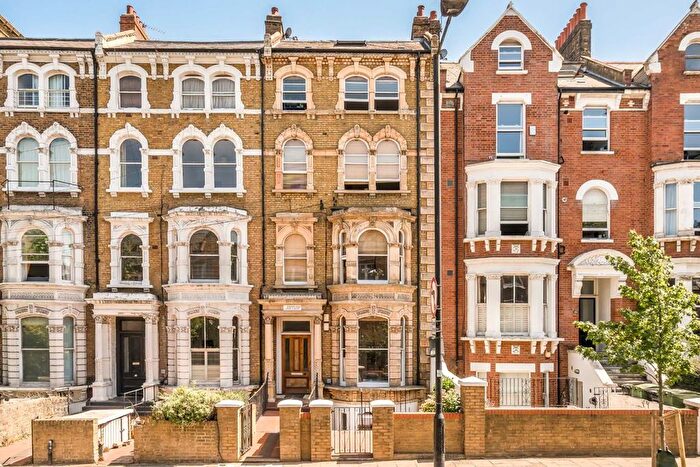 2 Bedroom Flat To Rent In Bedford Road, Clapham, SW4