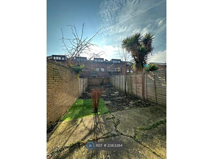 1 Bedroom Flat To Rent In Claxton Grove, London, W6