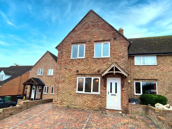 2 Bedroom Semi-Detached House For Sale In King Georges Field, Stow On The Wold, GL54
