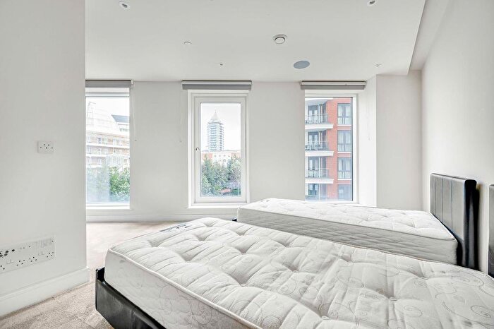 2 Bedroom Flat For Sale In Chelsea Creek Tower, Chelsea Creek, Fulham, SW6