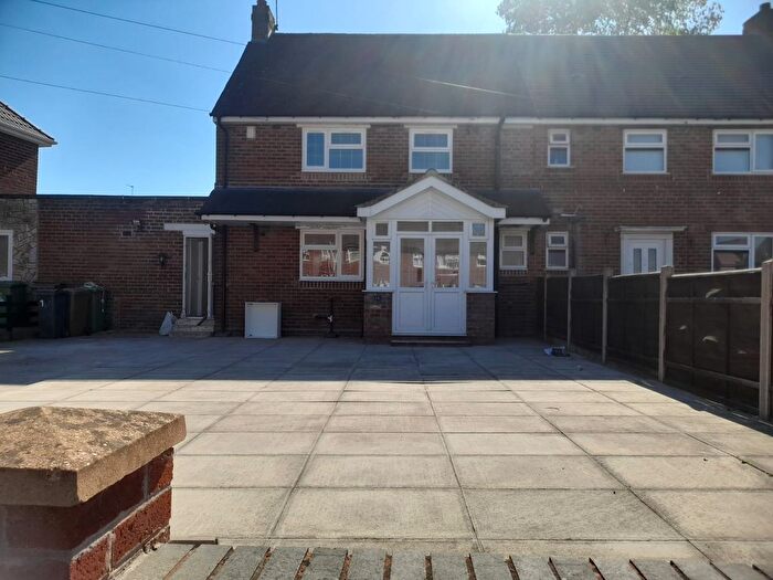 3 Bedroom Semi-Detached House To Rent In Wilkinson Road, Wednesbury, West Midlands, WS10