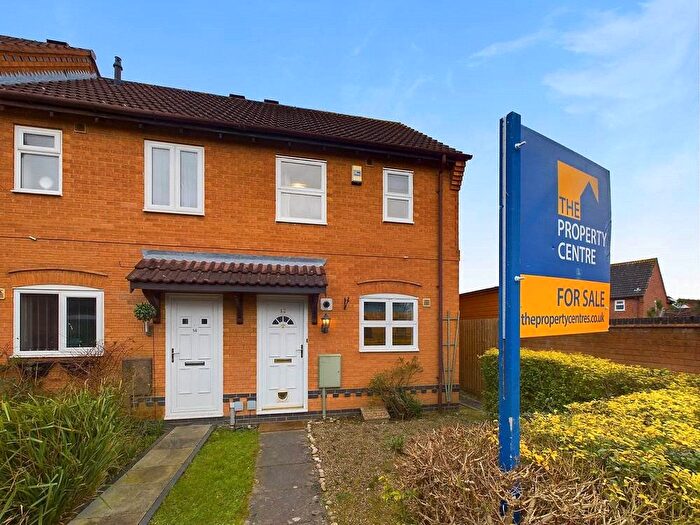 2 Bedroom End Of Terrace House For Sale In Fox Drive, St Peters, Worcester, Worcestershire, WR5