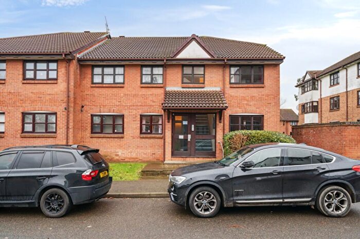 2 Bedroom Flat To Rent In Unicorn Walk Stone, DA9