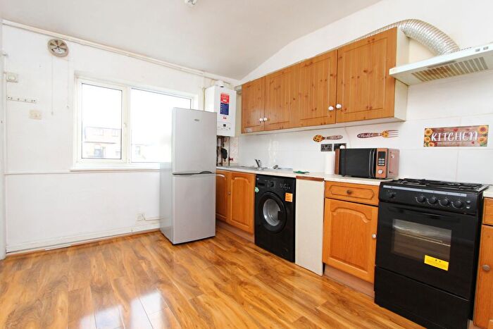 1 Bedroom Flat To Rent In Broomhill Road, D Broomhill Rd, Ilford, IG3
