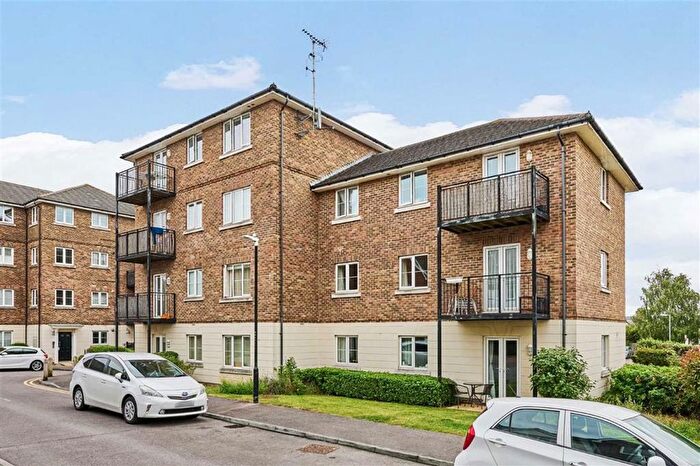 2 Bedroom Flat To Rent In Baker Crescent, Dartford, DA1