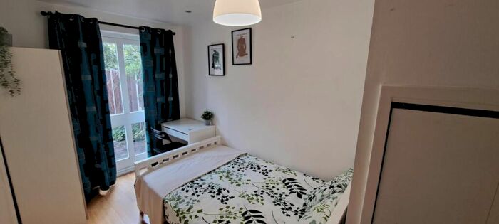 1 Bedroom House To Rent In Taeping Street, London, E14