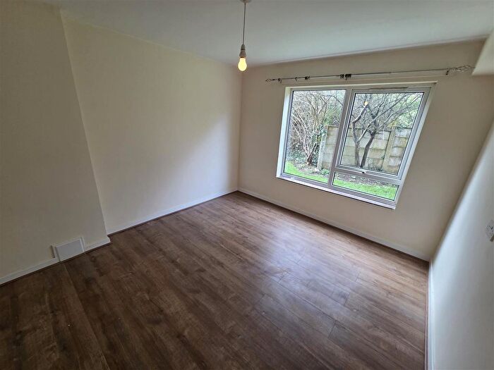 2 Bedroom Flat To Rent In Glencoyne Court, Southmead, Bristol, BS10