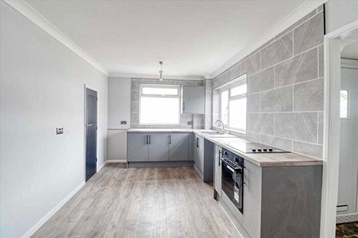 3 Bedroom Semi Detached House For Sale In Greenford Road, Clacton On Sea, CO15