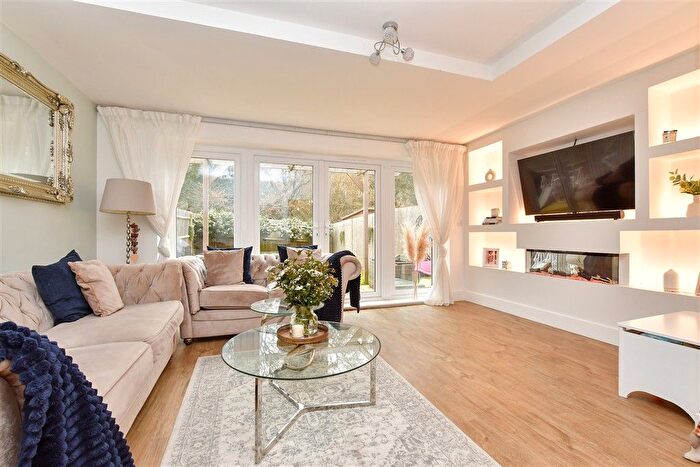 4 Bedroom Town House For Sale In Dover Road, Tadworth, Surrey, KT20