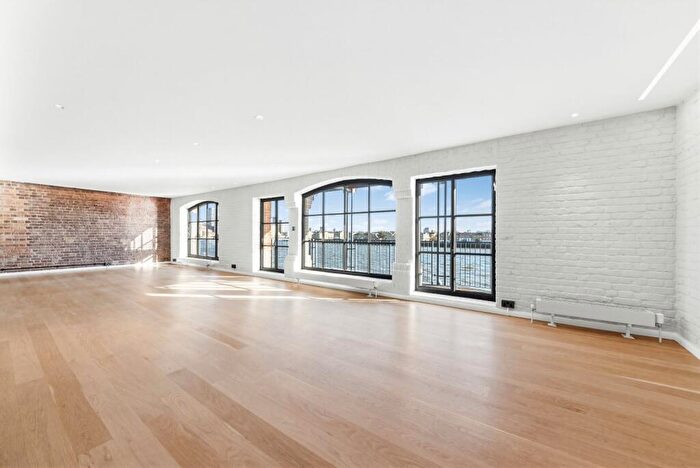 4 Bedroom Apartment To Rent In Narrow Street, London, E14