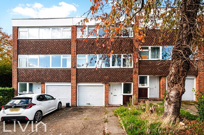 4 Bedroom Terraced House To Rent In Chichele Gardens, Croydon, Surrey, CR0