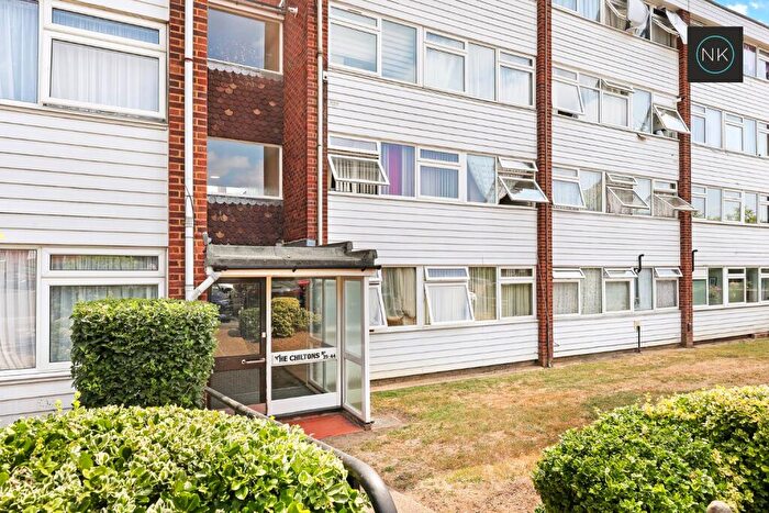 2 Bedroom Apartment To Rent In The Chiltons, Grove Hill, South Woodford, London, E18