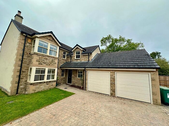 4 Bedroom Detached House To Rent In Orchard Green, Scholes, Leeds, LS15