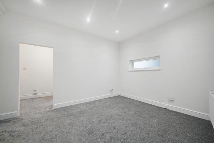 1 Bedroom Flat To Rent In Turnpike Lane, Turnpike Lane, N8