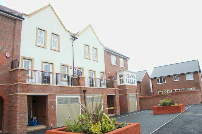 4 Bedroom Town House To Rent In Hatton Road, Stoke Gifford, Bristol, BS16