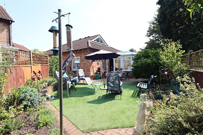 3 Bedroom Detached Bungalow For Sale In Kenchester, Bancroft, Milton Keynes, MK13